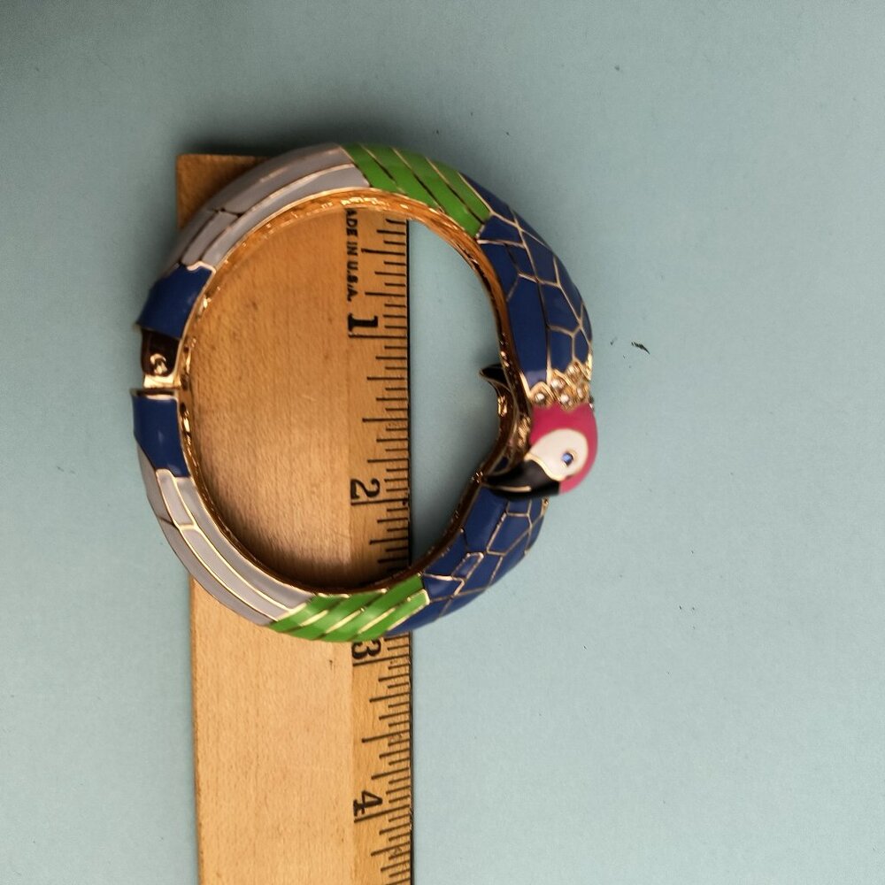 Tommy Bahama Enamel Parrot Bird Bangle  Bracelet Gold Tone Tropical Travel - Picture 8 of 9